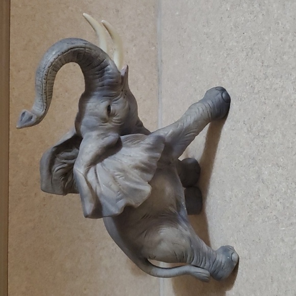 Andrea By Sadek Gray Elephant Figurine 6015 Grey Ceramic Safari Zoo Small Figure - Picture 3 of 6